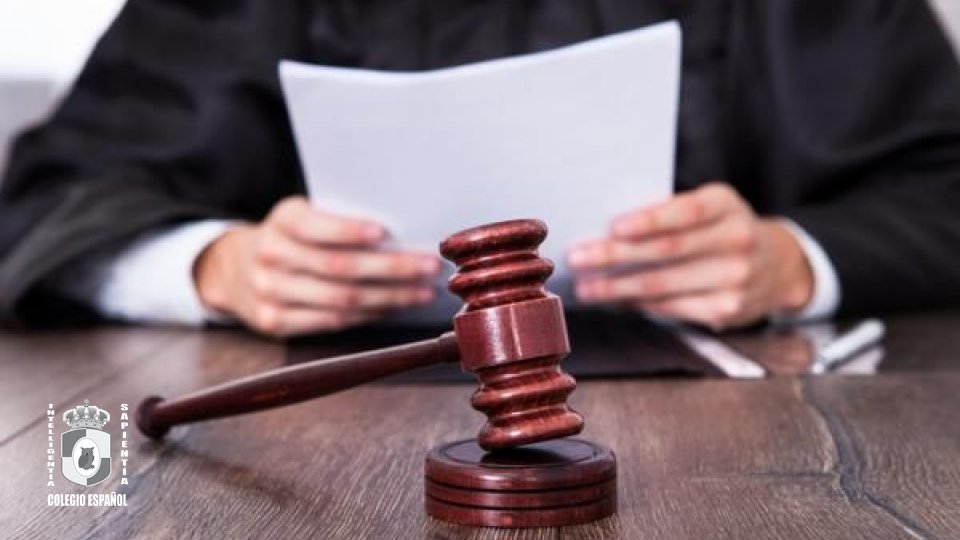 Licenciatura en Derecho con enfoque en juicios orales